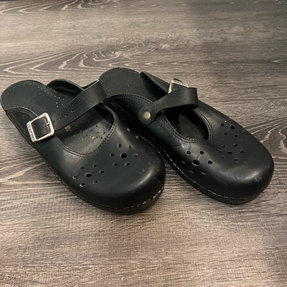 Dansko Merrie. Black. Size 39
